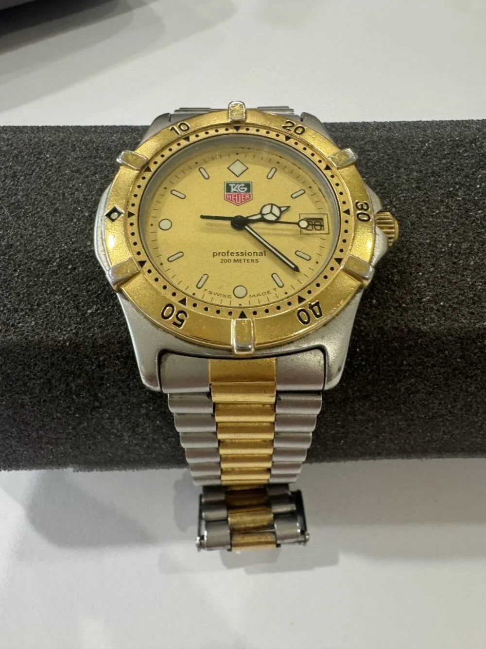 TAG Heuer 964.006-2 Professional 2000 200M Gold Dial Quartz Men's